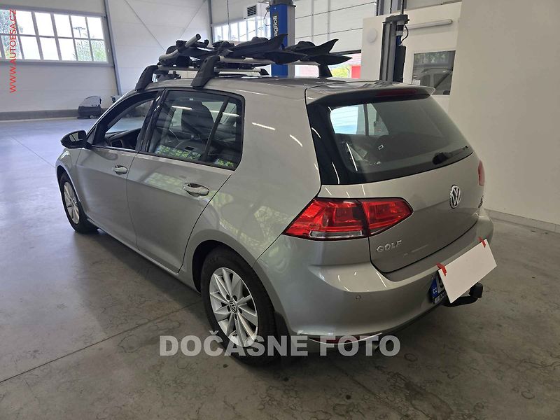 Volkswagen Golf (2016) 1.4 TSI, 1.maj,ČR, servis - fotka 2 z 4