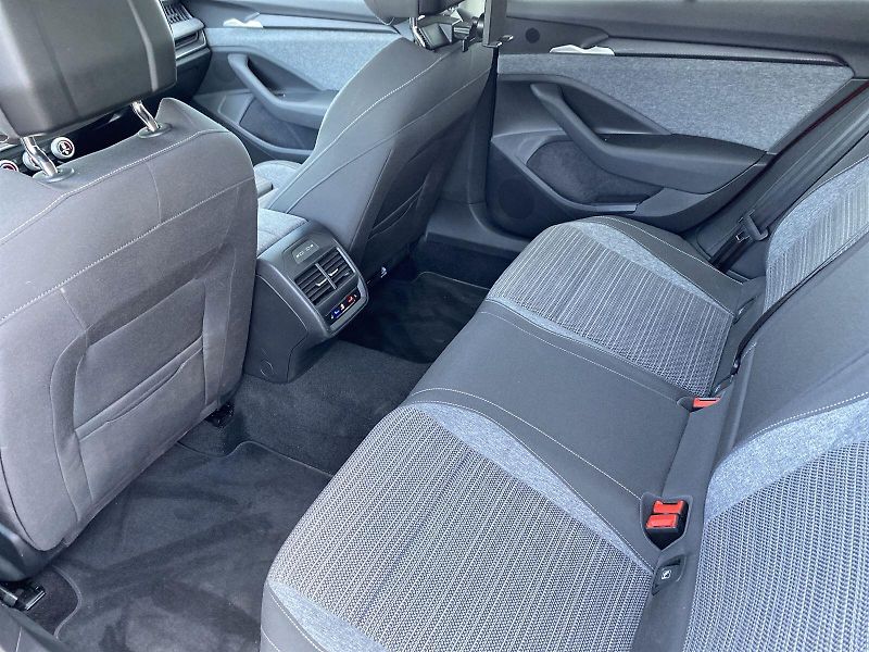 Škoda Superb (2025) Combi 1.5 TSI DSG Selection - fotka 9 z 38
