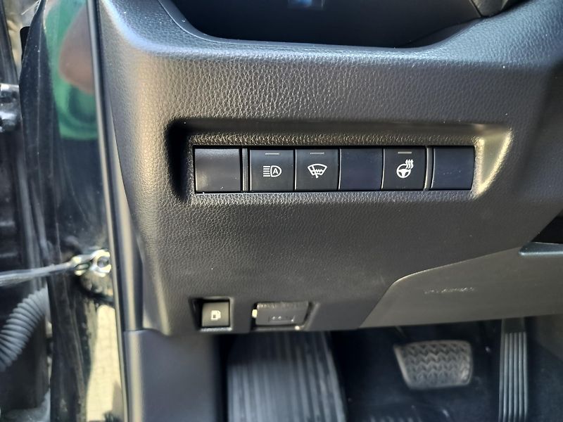 Toyota RAV4 2.5 4x4, plug in hybrid - fotka 11 z 29