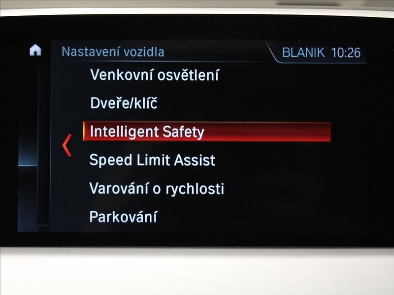 BMW X1 2,0 18d xDrive AT 126tkm.ČR - fotka 12 z 24