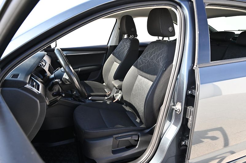 Škoda Octavia 1.6TDI 85KW DSG Clever 9/2018 - fotka 23 z 50