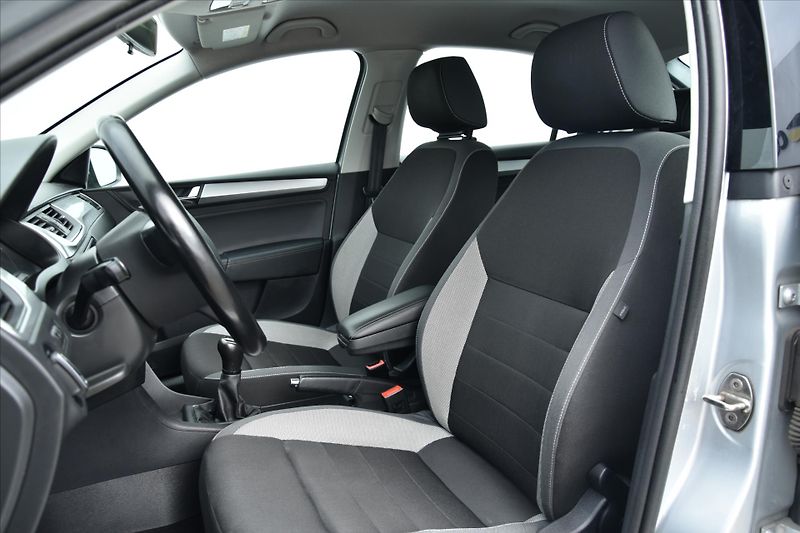 Škoda Rapid 1.0 TSI 81kW 1.MAJITEL DPH ČR - fotka 9 z 20