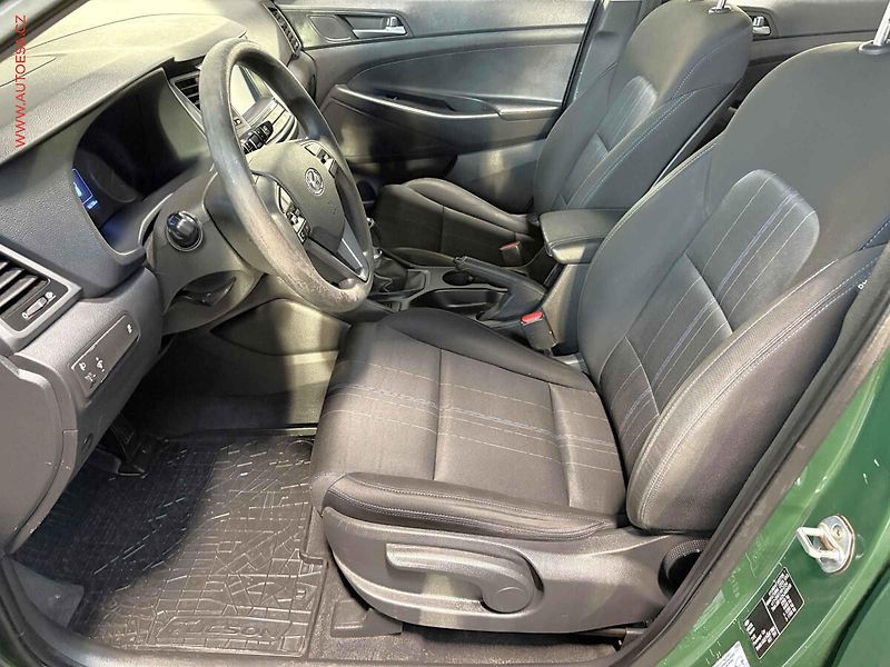 Hyundai Tucson (2017) 2.0 CRDI 4x4, 1.maj,ČR, Klima - fotka 9 z 15
