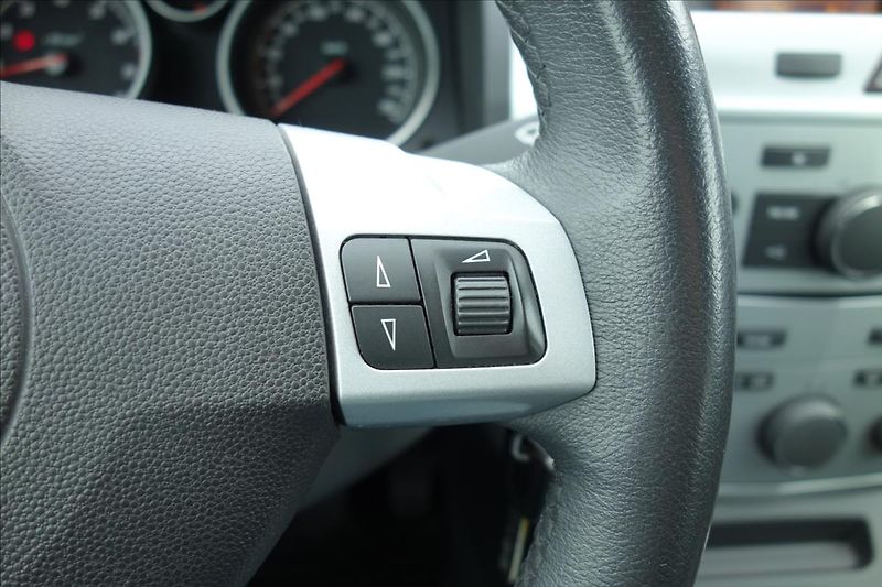 Opel Zafira 1,8 i 103KW,ČR,1 MAJ.,7 MÍST. - fotka 27 z 37