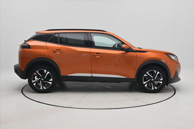 Peugeot 2008 1,5 BlueHDi 81 kW Allure Záruk - fotka 4 z 29