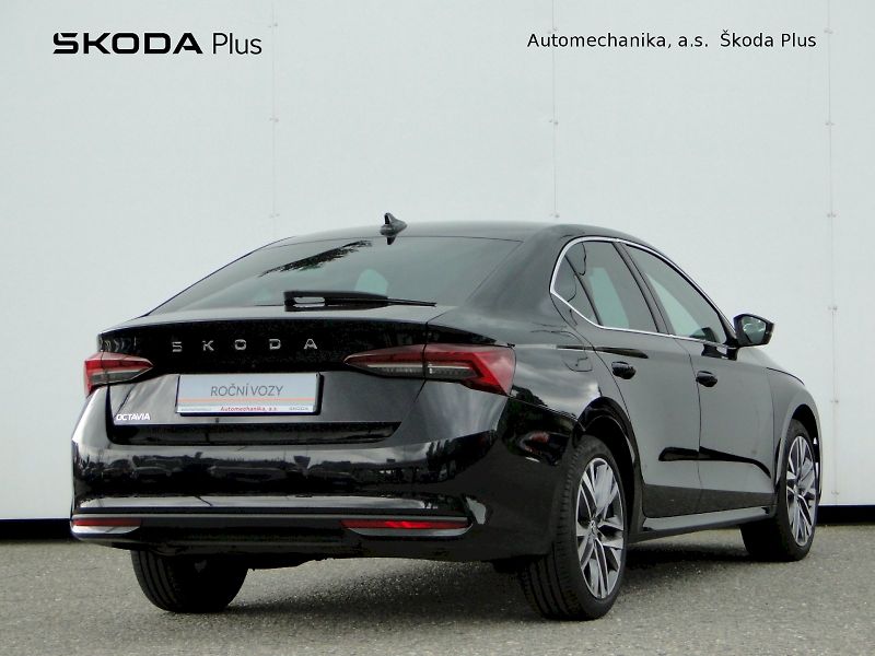 Škoda Octavia (2024) DSG 2.0 TDI / 110 kW / TOP SEL - fotka 2 z 35