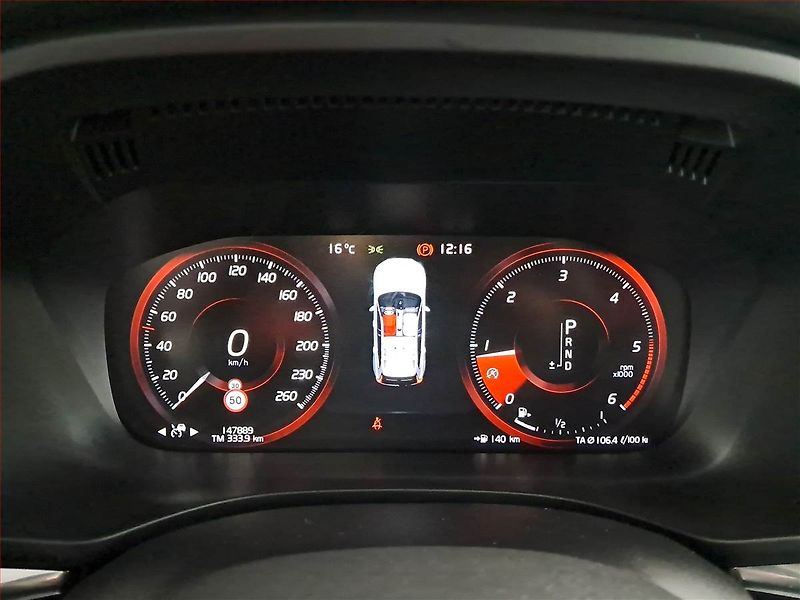 Volvo XC60 (2018) D4 AWD - fotka 11 z 24