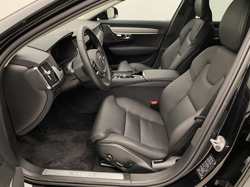 Volvo V90 T6 AWD PLUG-IN DARK PLUS AUT - fotka 3 z 59