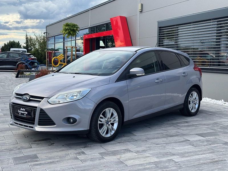 Ford Focus (2011) Trend 1.6 Ti-VCT - fotka 1 z 30