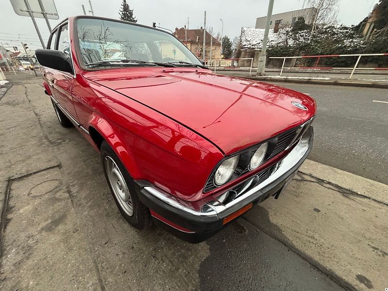 BMW Řada 3 E30-318i/1986/2.maj. garážován - fotka 42 z 50