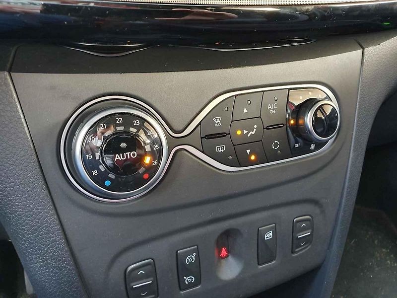 Výhodně koupíte třeba Dacii Duster, která na podzim plošně zlevnila o 15 tisíc korun.