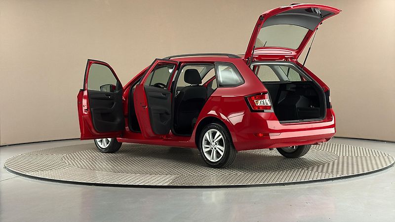 Škoda Fabia 1.0 TSI Ambition Combi - fotka 7 z 24
