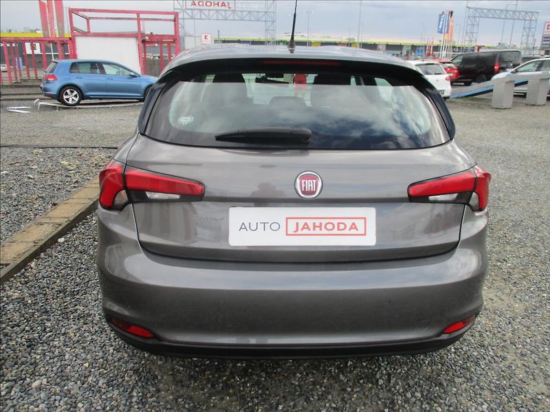 Fiat Tipo 1,4 i 16V, digiklima,Zamluven - fotka 6 z 40