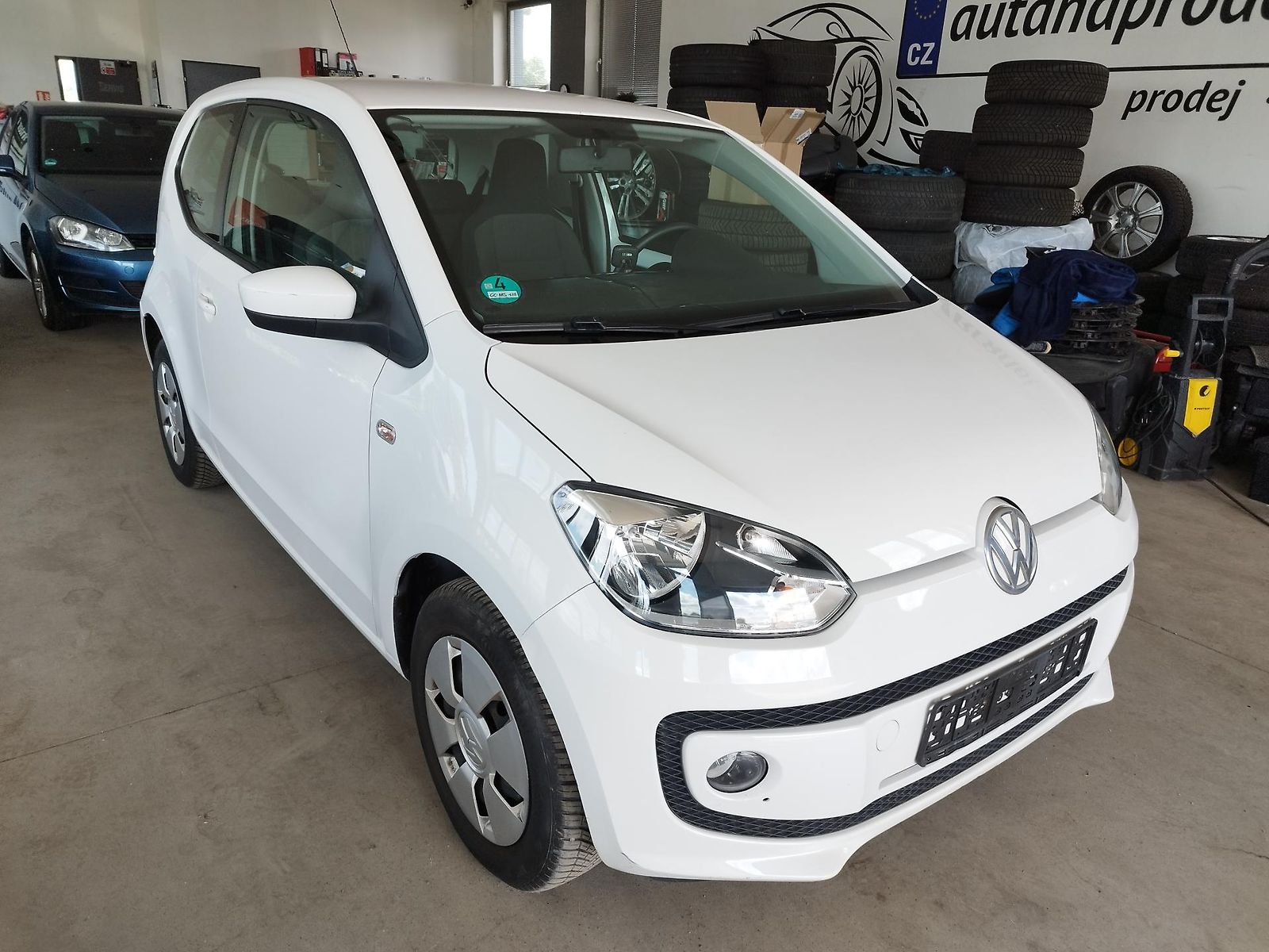 Volkswagen up! 1,0I,55KW,KLIMA,SERVISKA