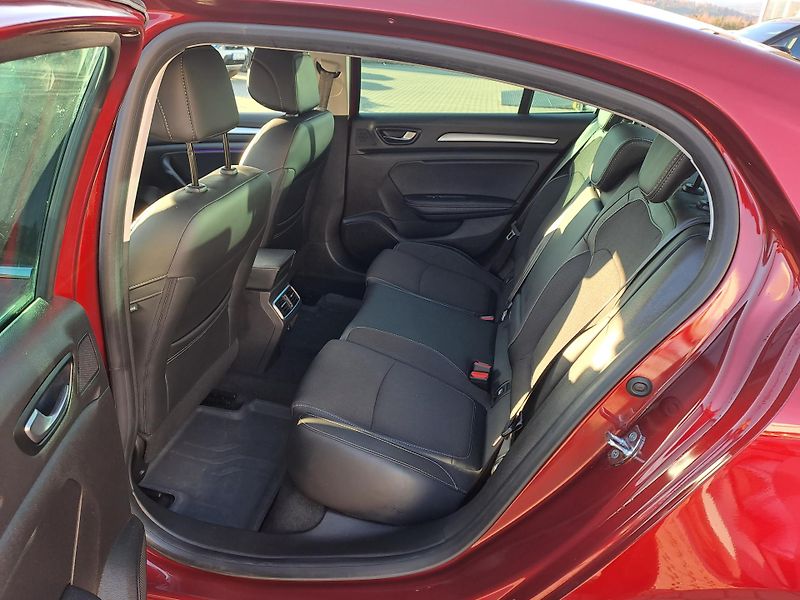 Renault Mégane Intens TCe 140 1.majitel    - fotka 25 z 30
