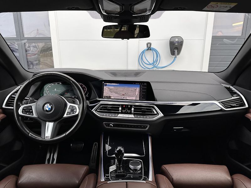 BMW X5 xDrive30d M-Sport - fotka 6 z 27