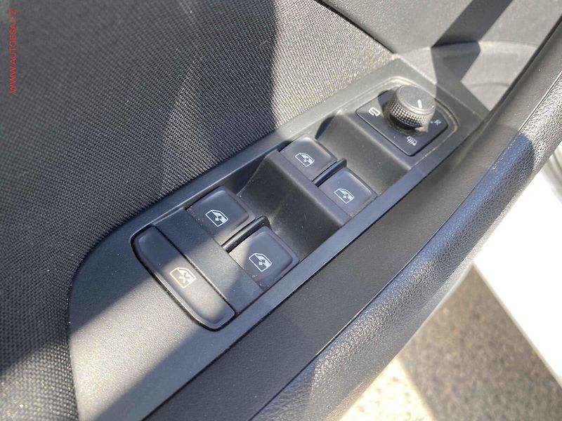 Škoda Kamiq (2020) 1.0 TSi, Ambition Plus, navi - fotka 13 z 20