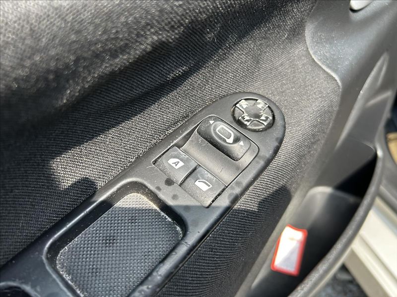 Peugeot 207 1,4 i  Klima,ISOFIX,CentrálDO - fotka 14 z 42