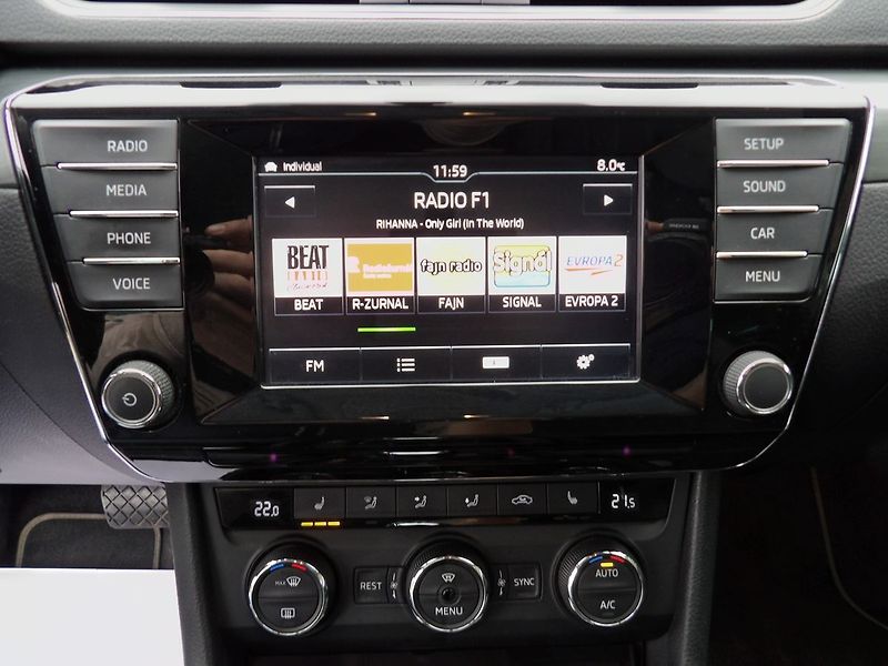 Škoda Superb 2.0TDI DSG 4x4 Style ČR DPH - fotka 8 z 32