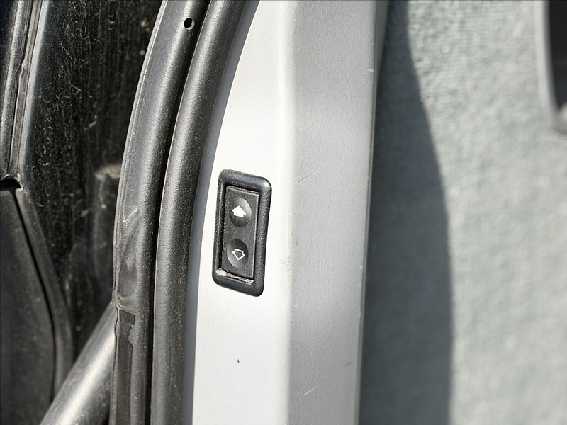BMW X5 3,0 i 4X4 A/T 170kW - fotka 23 z 28