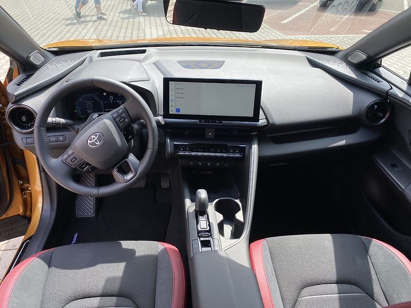 Toyota C-HR 2.0 HSD Tokyo Ed. odběr ihned - fotka 11 z 23