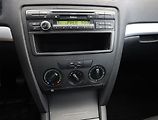 Škoda Octavia (2008) 1.9 TDI, Serv.kniha, po STK - náhled 9