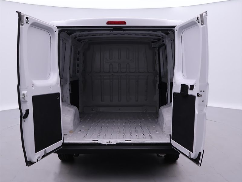 Opel Movano 2,2 CDTi  CZ Klima Tempomat DP - fotka 9 z 26