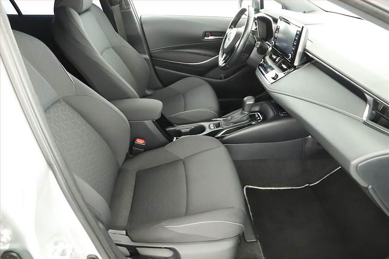 Toyota Corolla (2021) Comfort 1.8 Hybrid, Automat - fotka 7 z 15