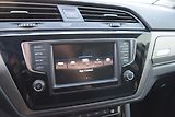 Volkswagen Touran (2017) 1.4TSI 110kw CLBMT NAVI TAŽNÉ - náhled 24