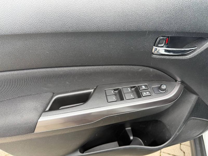 Suzuki Vitara (2020) 1.4 BoosterJet 95 kW Premium - fotka 20 z 22