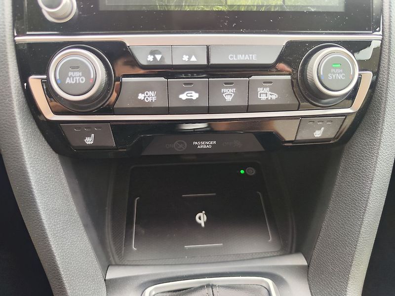 Honda Civic 1.5 i-VTEC/134kW Executive - fotka 24 z 38