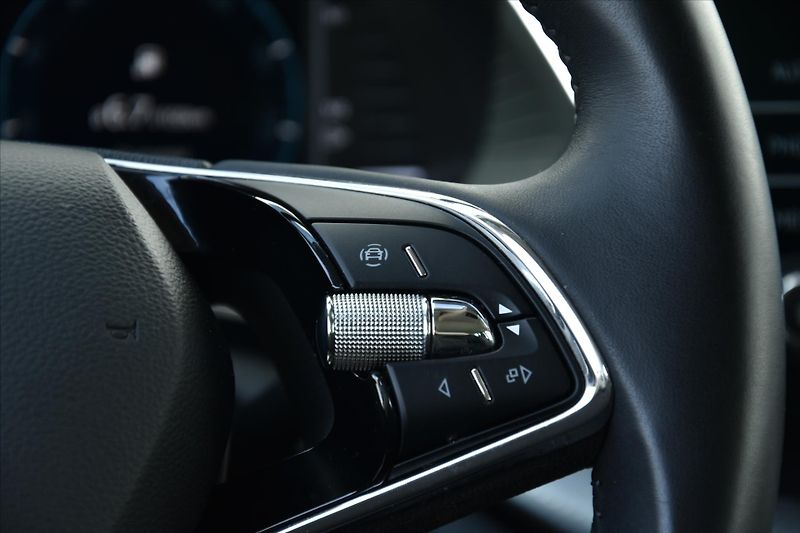Škoda Octavia 1.5 TSI 110kW LED AMBITION+ ČR - fotka 16 z 28