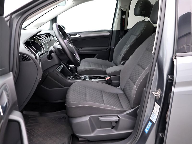 Volkswagen Touran 2,0 TDI 110kW Highline DSG - fotka 10 z 39