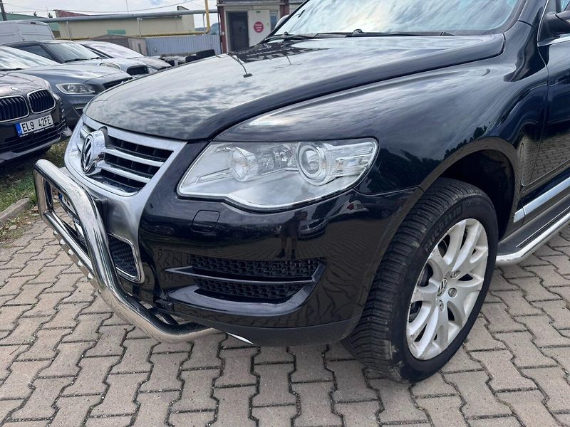 Volkswagen Touareg (2010) 4X4 3,0 TDI V6 176 KW - fotka 9 z 47