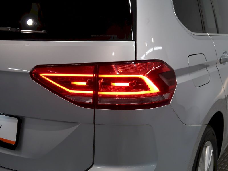 Volkswagen Touran (2022) HIGHLINE 1.5TSI 110KW EVO - fotka 11 z 41