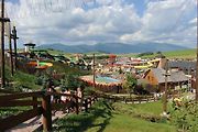 Z Tatralandie je nádherný výhled do krajiny, na Vysoké i Nízké Tatry.