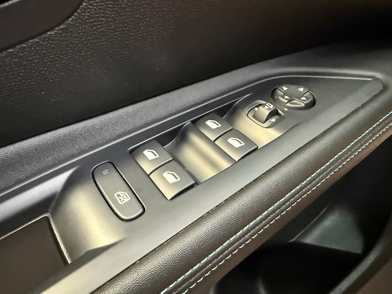 Peugeot 5008 ALLURE PACK 1.5 BlueHDi 130 S& - fotka 10 z 15