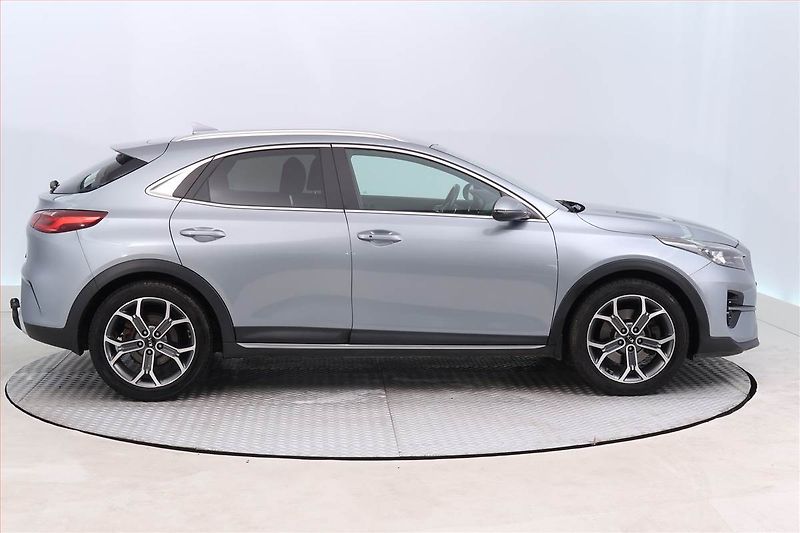 Kia XCeed (2019) 1.6 T-GDI, Automat, Serv.kniha - fotka 6 z 20