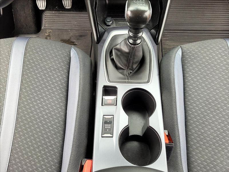 Peugeot 2008 1,2 Allure,navi,klima,Led - fotka 35 z 50