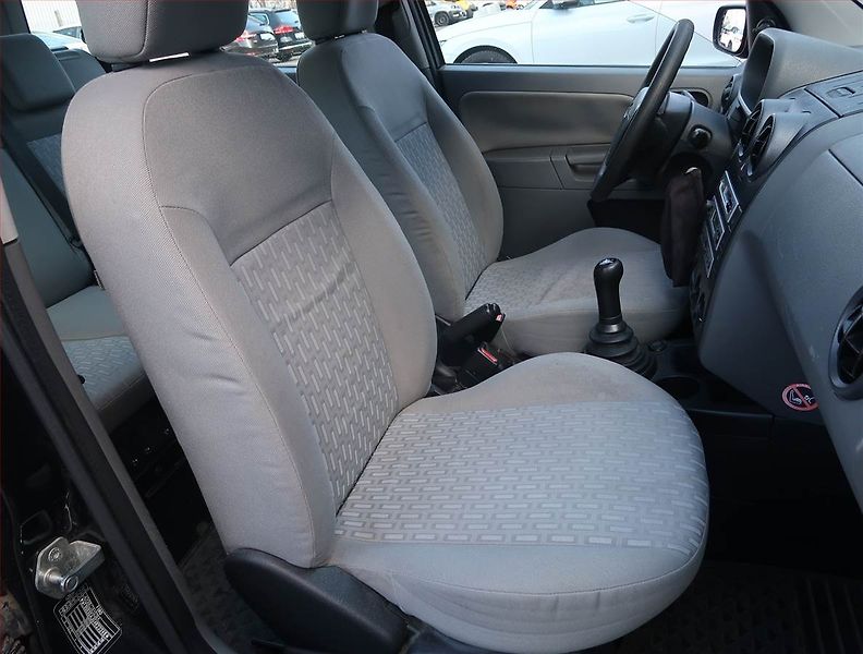 Ford Fusion (2004) 1.4, nová STK, slušný stav - fotka 9 z 13