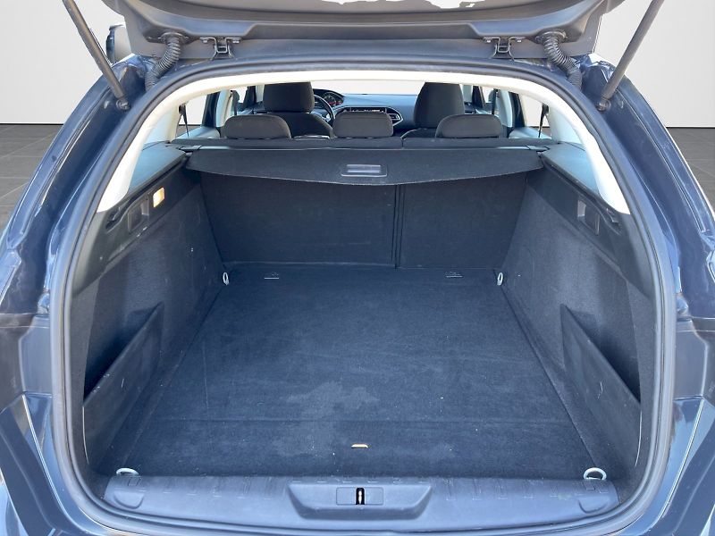 Peugeot 308 (2017) 1.5 HDI 73 kW S&S blue Active - fotka 27 z 30