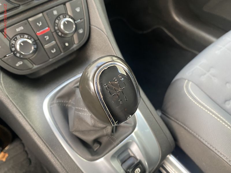 Opel Meriva (2014) 1.4 T, Cosmo - fotka 16 z 16