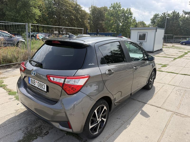 Toyota Yaris (2019) 1.5 Hybrid Select - fotka 6 z 16