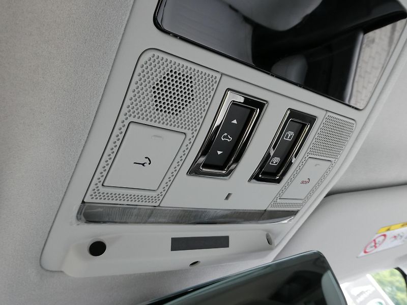 Land Rover Defender 110 4,4 OCTA P635 - fotka 35 z 47