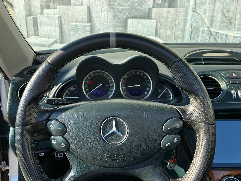 Mercedes-Benz SL (2002) 5.0 V8, 225KW - fotka 25 z 31
