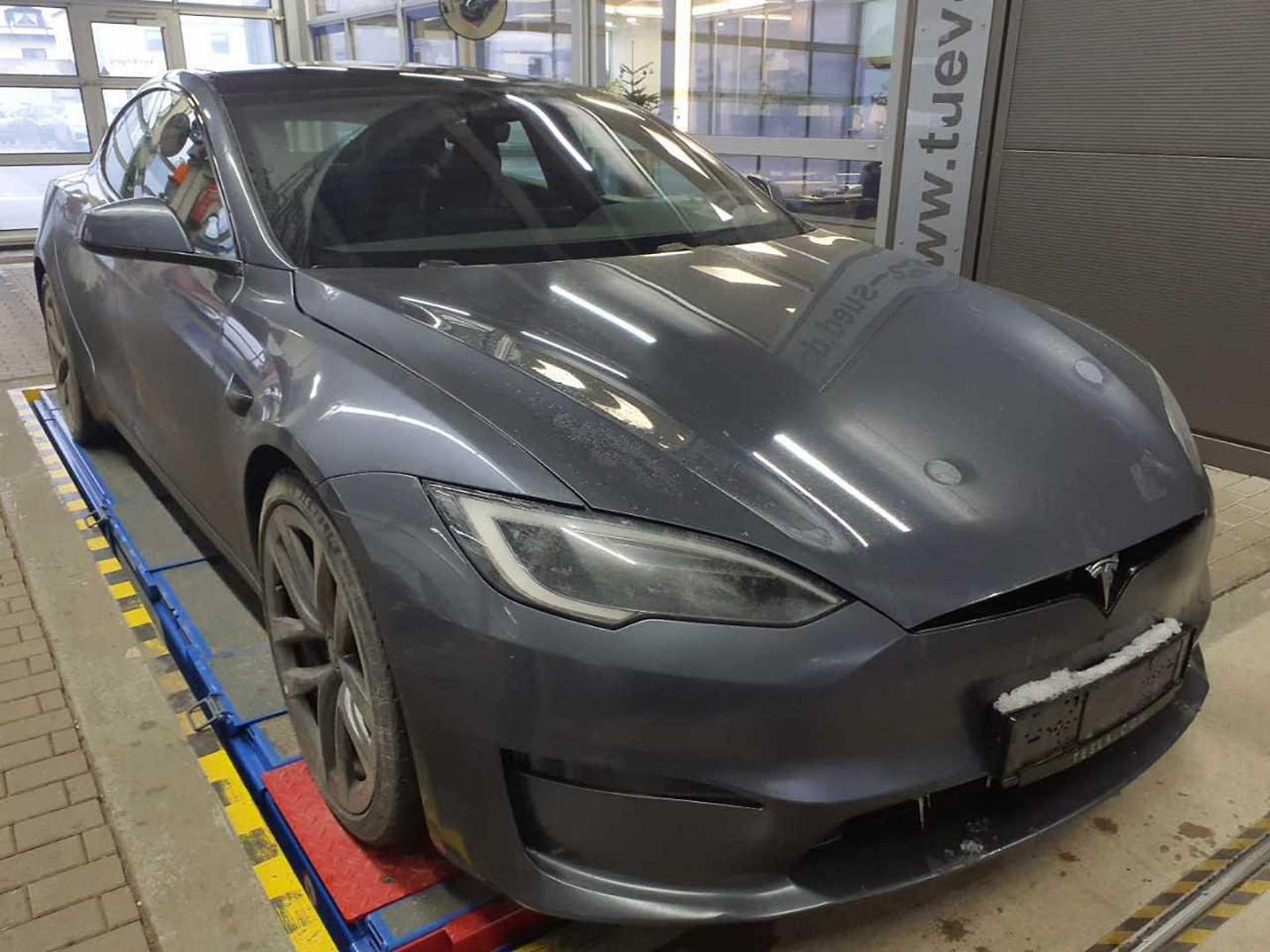 Tesla Model S Plaid (750 kW) | 1020 koní
