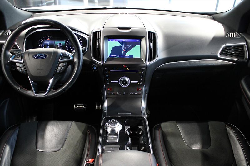 Ford Edge TDCi AWD Bi-Turbo ST-Line - fotka 14 z 36