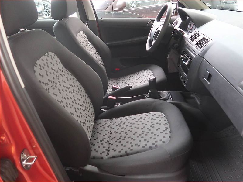 Škoda Fabia (2006) 1.2 12V, jezdí dobře - fotka 9 z 14