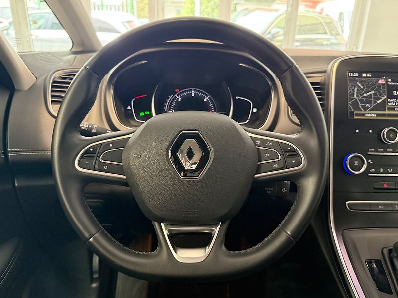 Renault Scénic (2019) 1.7 dCi 120 Intens EDC - fotka 14 z 30