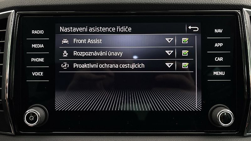Škoda Karoq 2.0 TDI DSG 4x4 Style - fotka 26 z 29